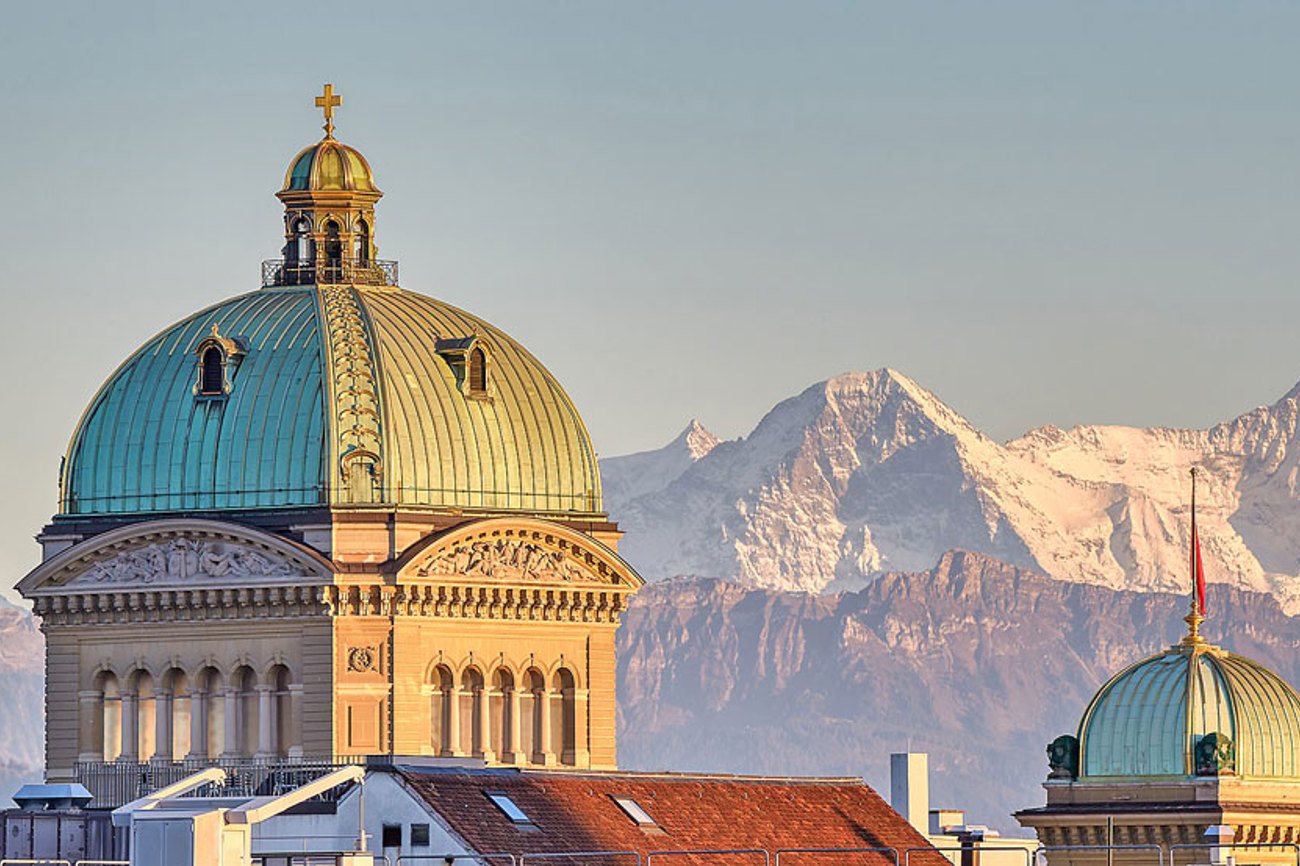 Religion und Politik: das Kreuz auf der Bundeshauskuppel. | Wikimedia/Axel Tschentscher/CC BY-SA 4.0