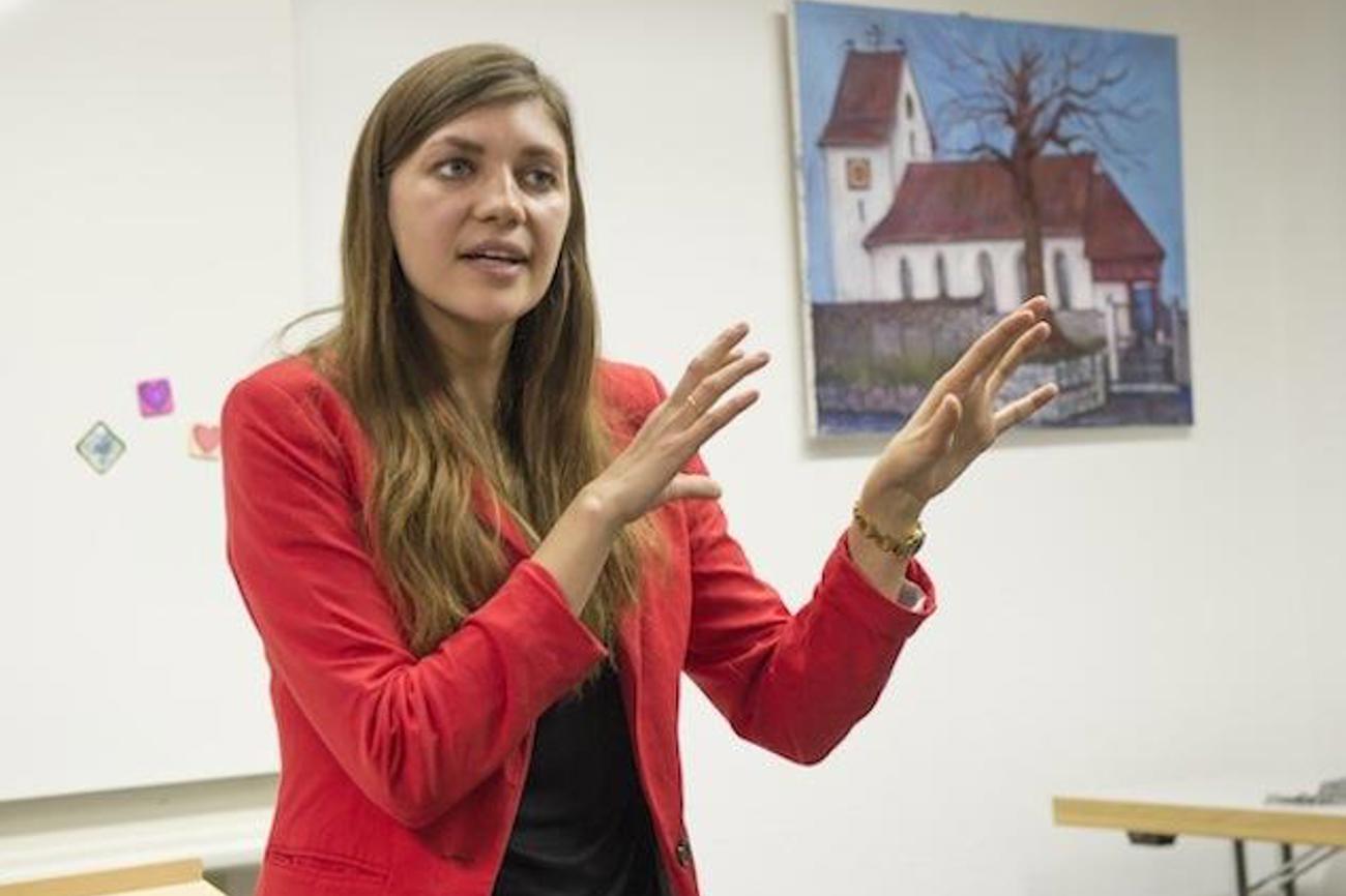 Unbeirrt fordert die Theologin Jacqueline Straub die Gleichberechtigung der Frauen in der Katholischen Kirche. Auftritt in der reformierten Kirche Lohn SH / Leutert